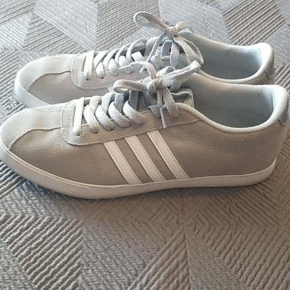 Adidas shoes - Picture 3 of 5